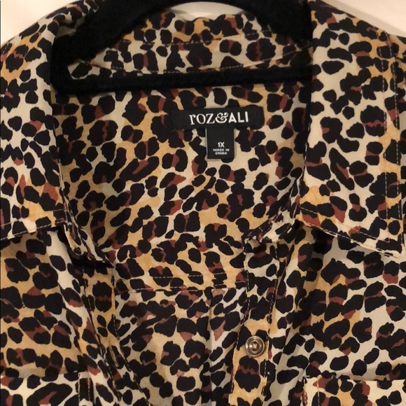 NWOT Roz&Ali Leopard Print Convertible Sleeve Top - Picture 3 of 6